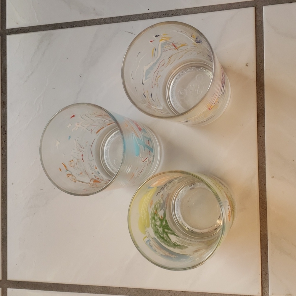 Vintage rare hard to find set of McDonalds Disney years of magic tumblers (3) - Picture 8 of 8